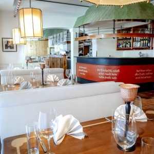 Der Gastraum des Restaurants in Landeck im Hotel Schrofenstein