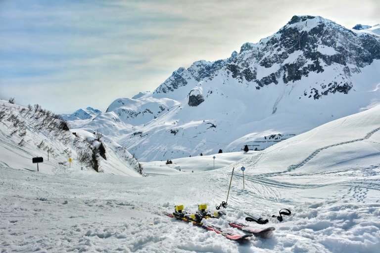 Die Skisafari im Hotel Schrofenstein führt Sie auch nach Lech am Arlberg