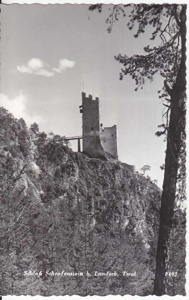 Das geschichtsträchtige Hotel Schrofenstein in Landeck hat seinen Namen von der Burgruine Schrofenstein.