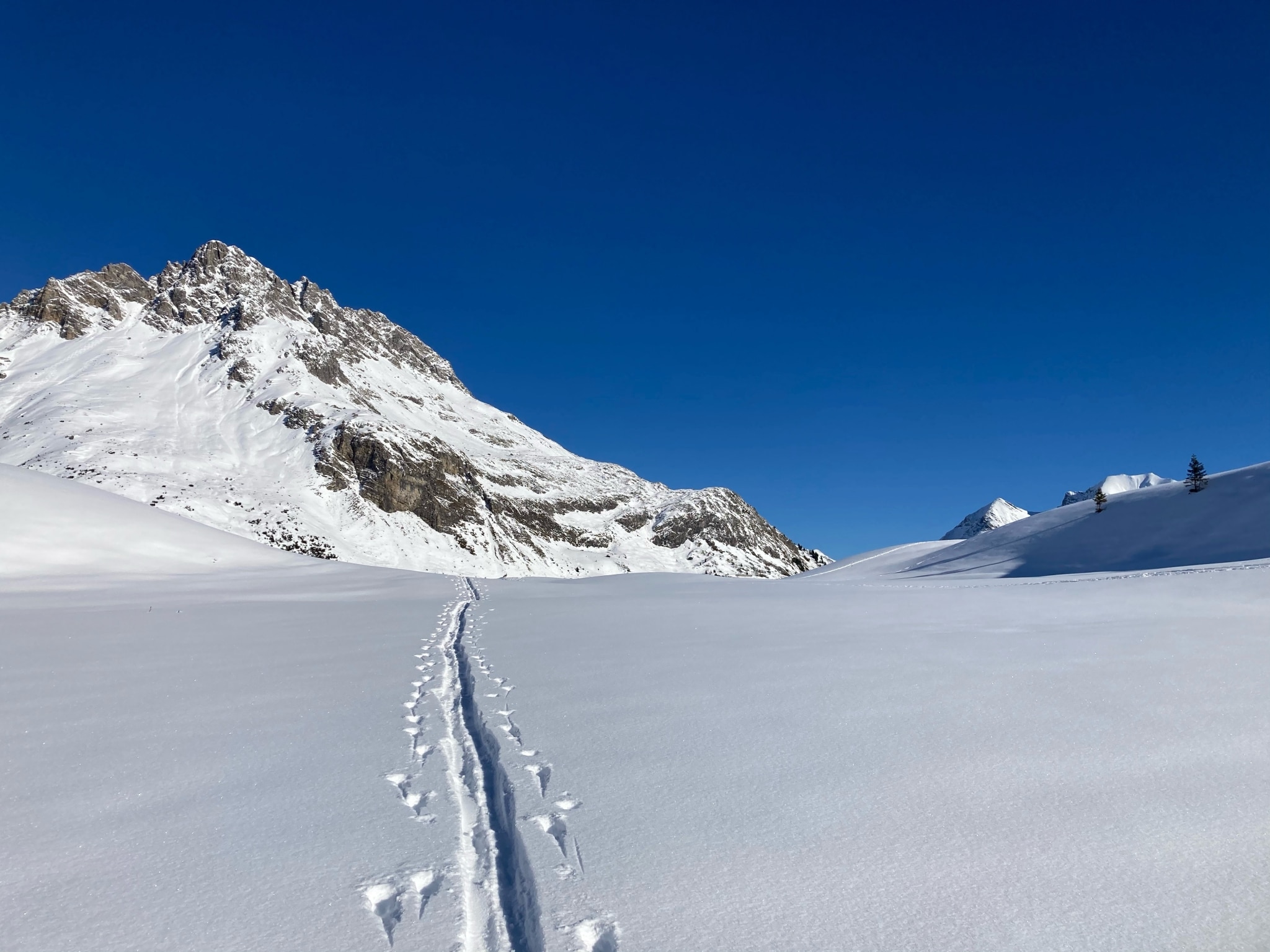 Hinterlassen Sie Ihre Spuren im Schnee beim Skitouren gehen in Landeck